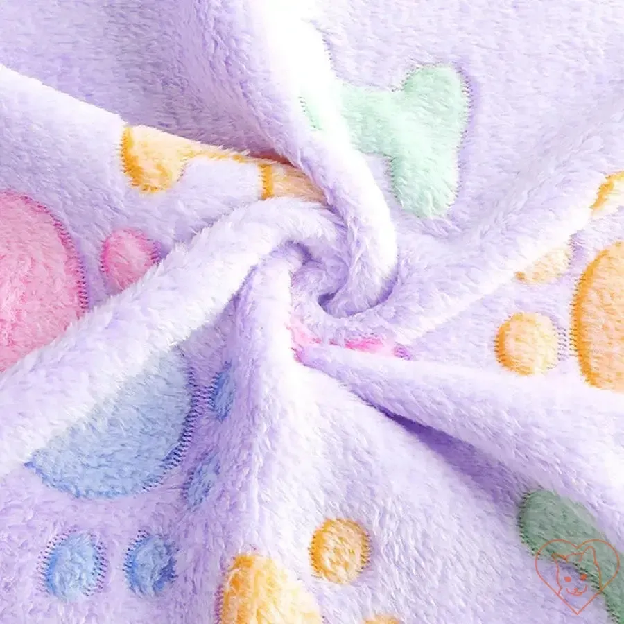 Flannel Paw Print Cat Blanket – Soft, Warm, and Fur-Free Universal Pet Blanket