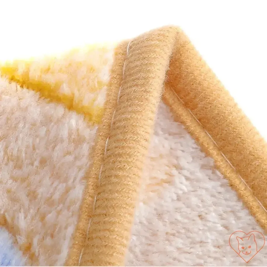 Flannel Paw Print Cat Blanket – Soft, Warm, and Fur-Free Universal Pet Blanket
