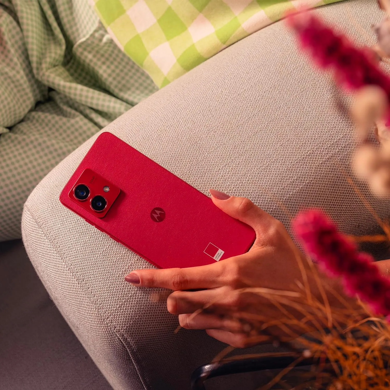 Motorola G84 5G - 12GB RAM, 256GB Storage, Viva Magenta